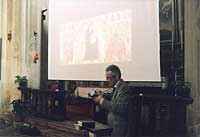 Il presidente del Centro Culturale Candia inaugura la mostra e presenta il professor Gaetano Brambilla, nativo di Melzo...
