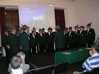 Il coro degli alpini apre l'incontro