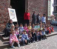 Anche i bambini dell'asilo visitano la mostra 