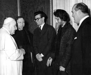 Giovanni  XXIII  riceve Marcello Candia e don Luigi Giussani (1965)